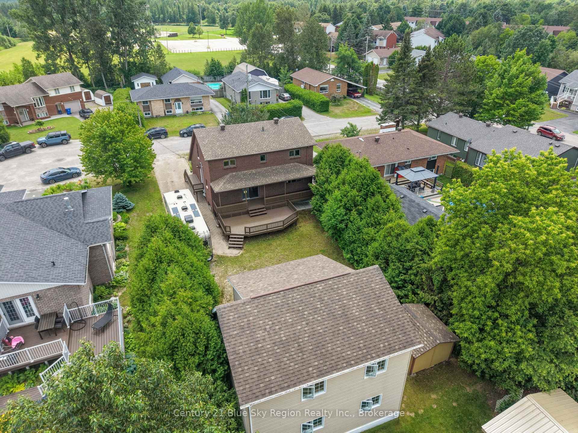 243 Southview Crescent photo 43