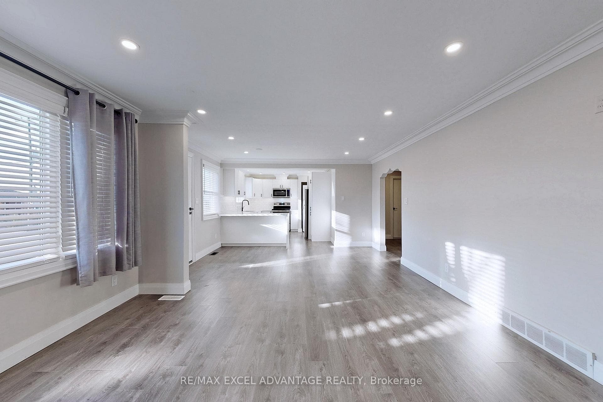 558 Adelaide Avenue Unit Main photo 11
