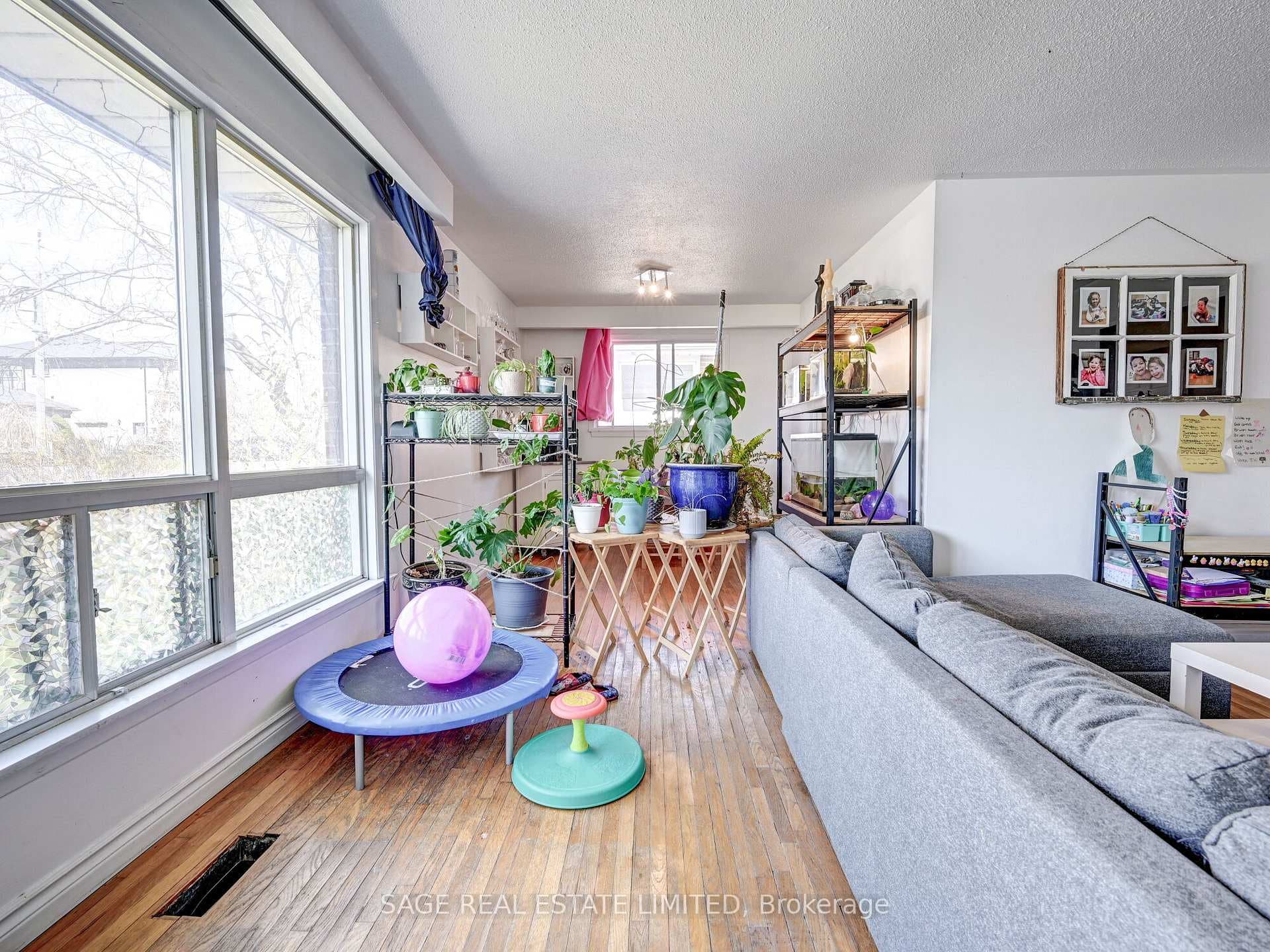 825 Fairview Avenue photo 10