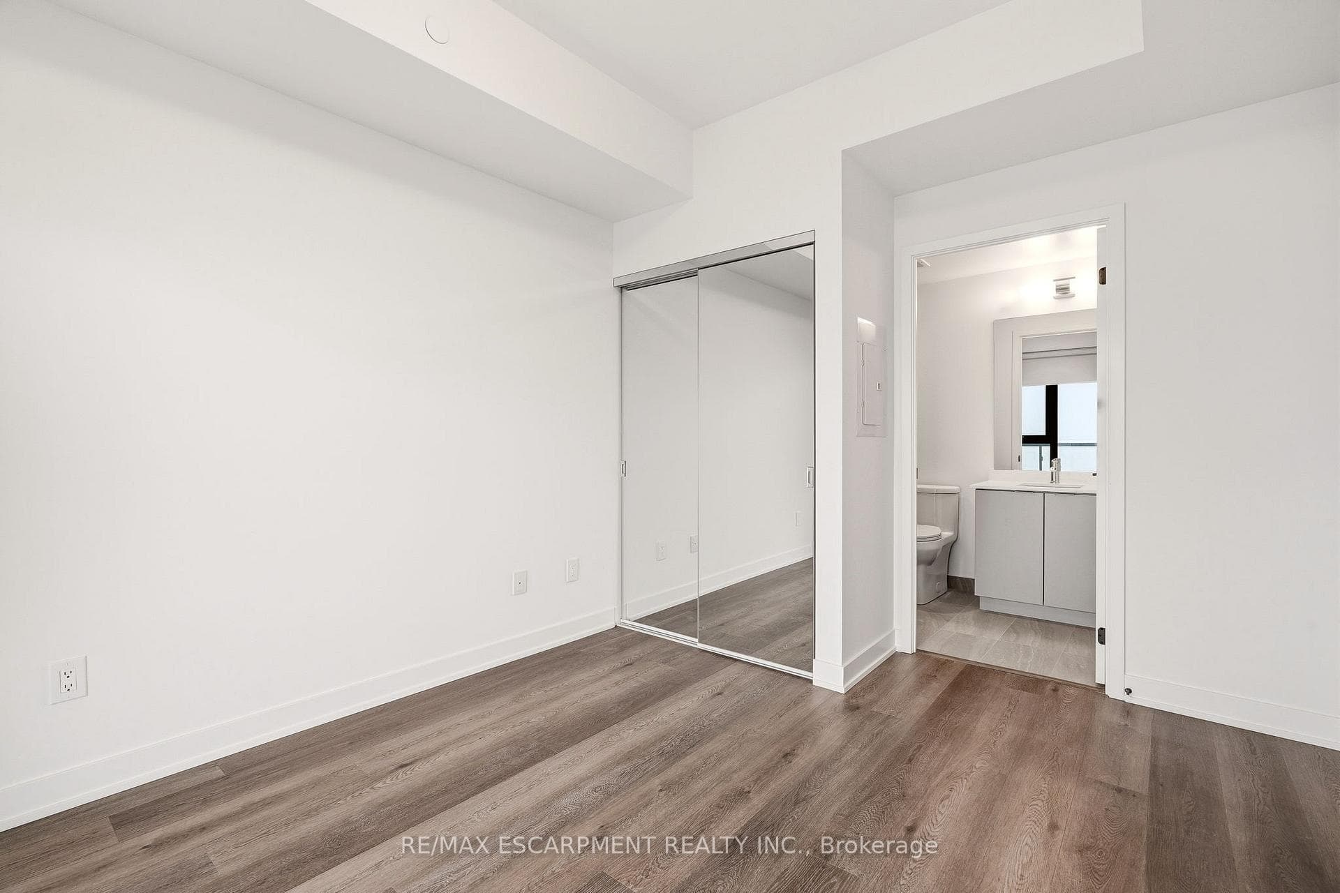 2075 Lakeshore Road Unit 1106 photo 14