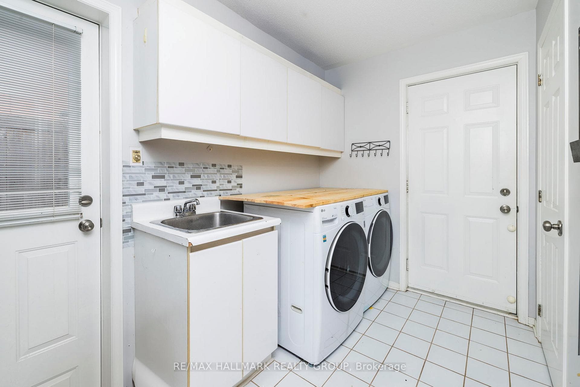1421 Talcy Crescent photo 25