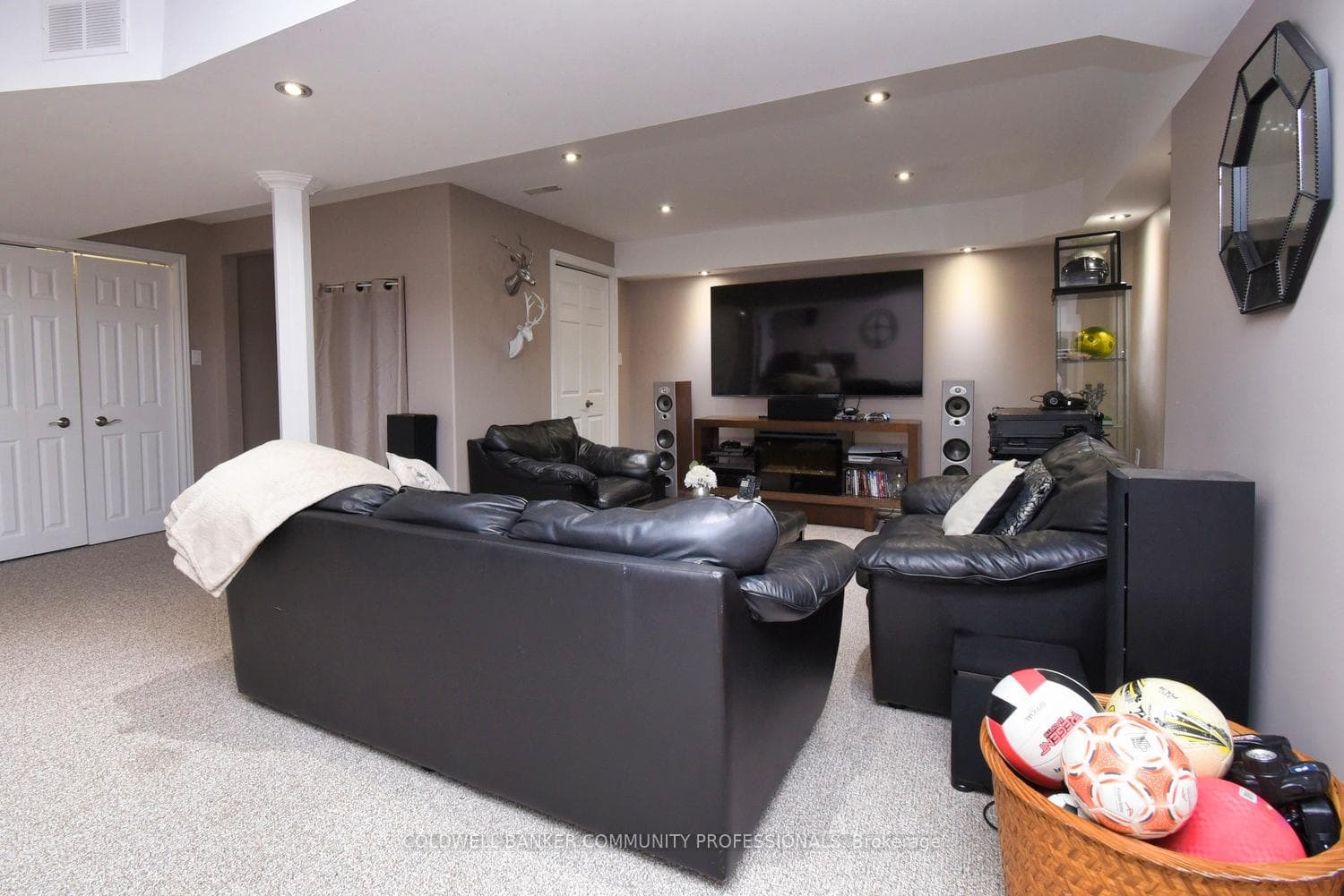 159 Thames Way photo 38