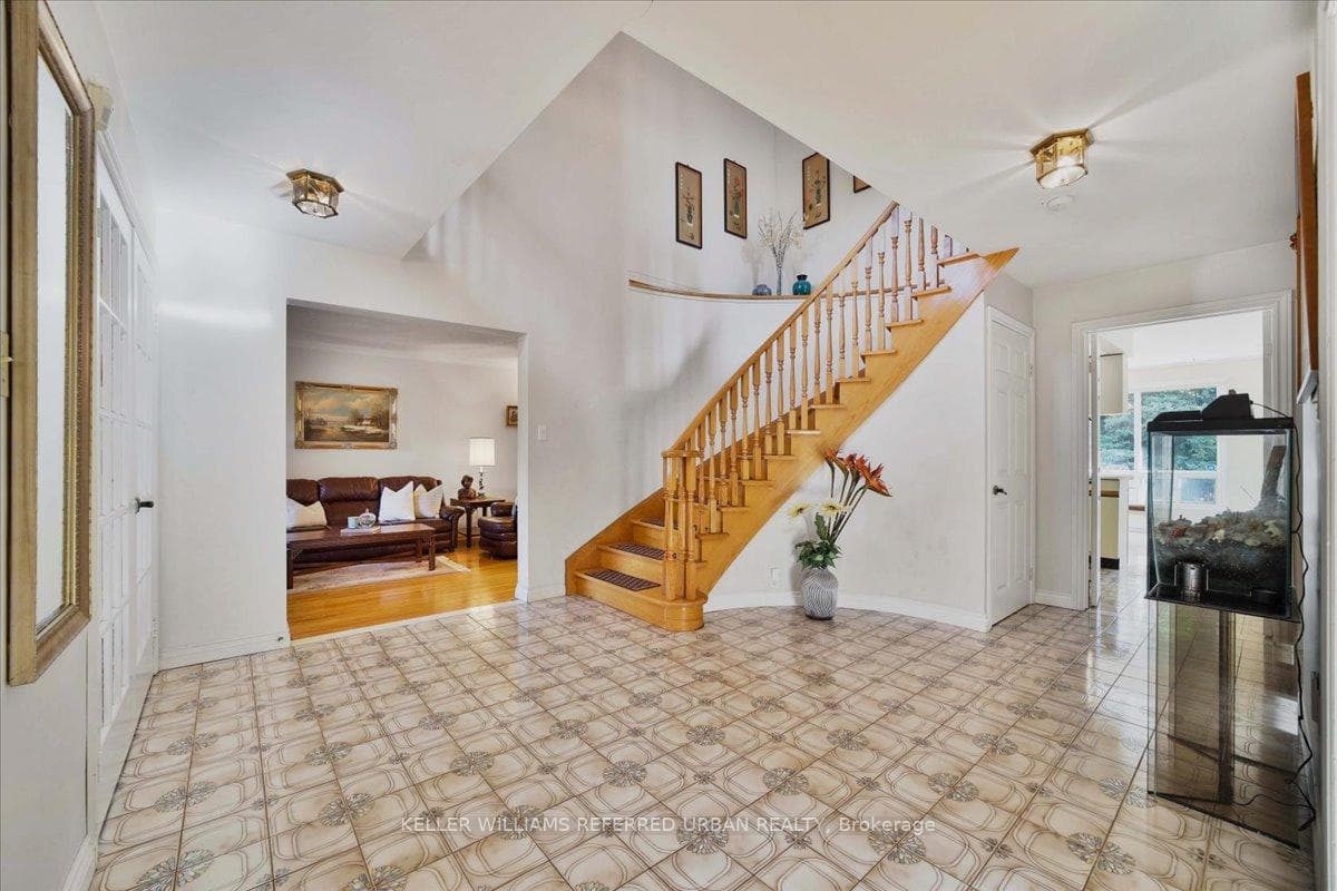 57 Hounslow Avenue photo 5