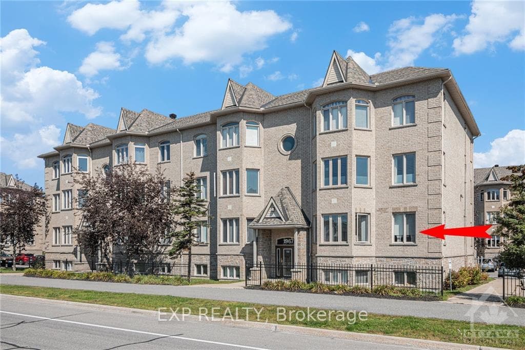 1967 TRIM Road Unit 4 photo 1