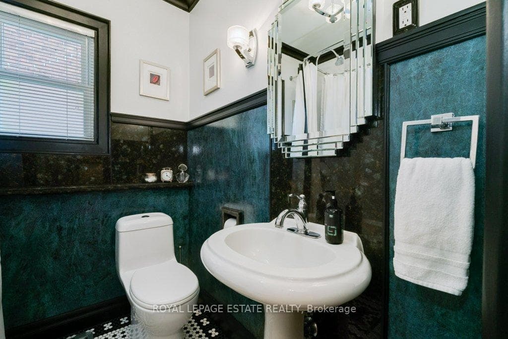 314 Scarborough Road photo 23