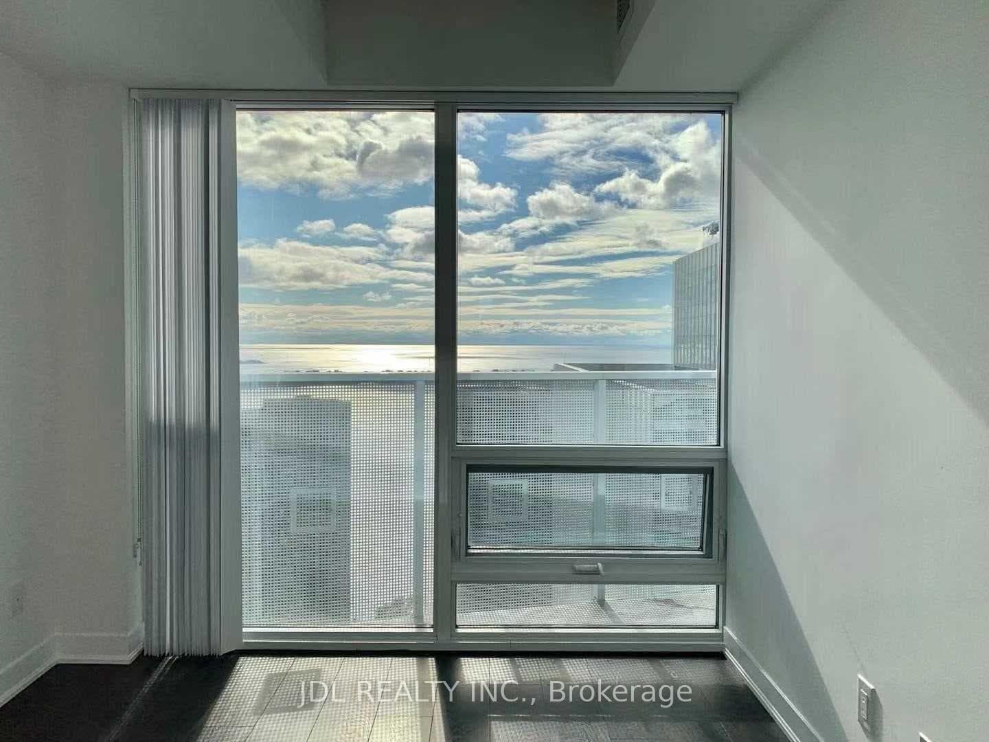 88 Harbour Street Unit 4210 photo 10