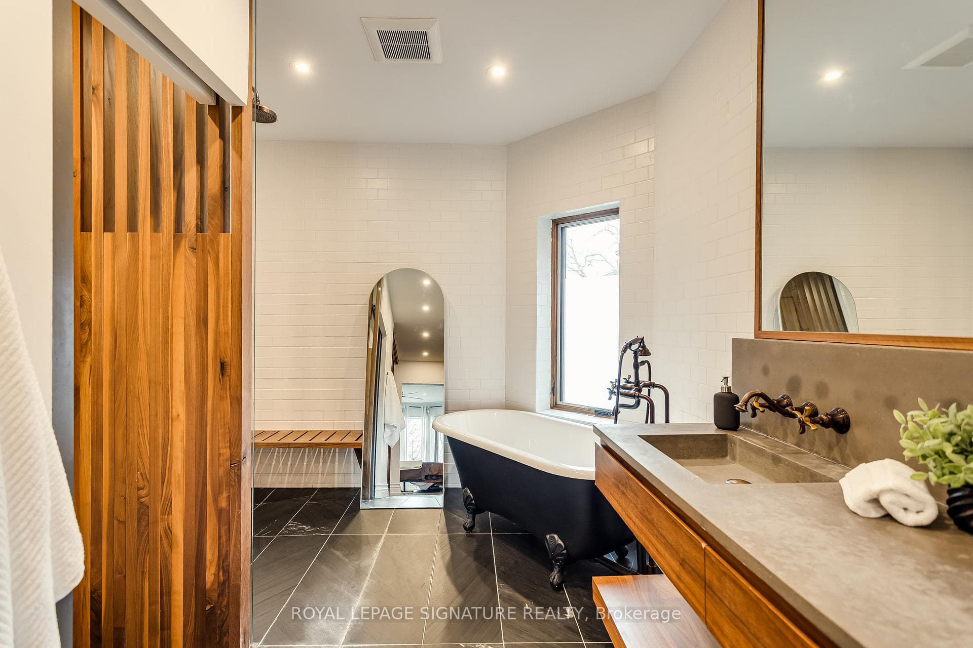 88 Grace Street photo 24