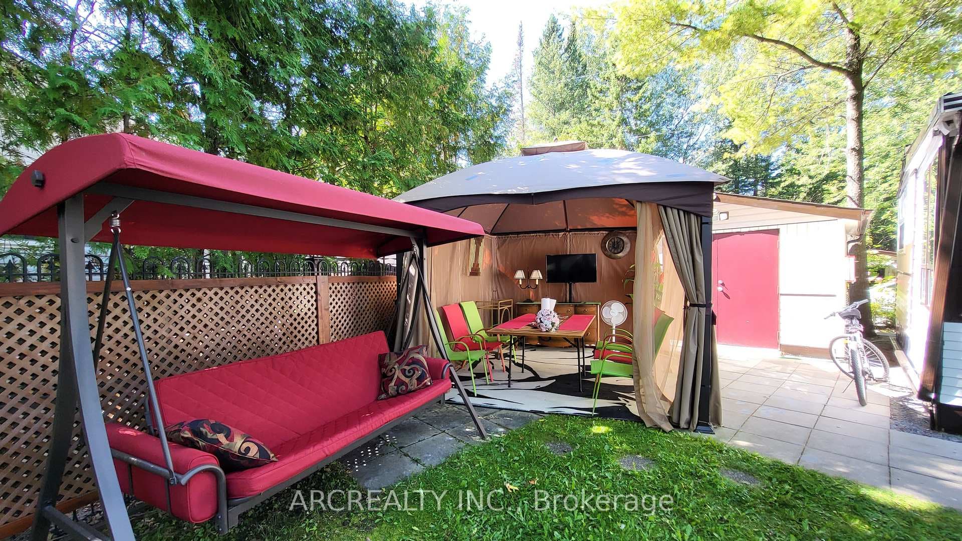 2 Oriole Parkway photo 30