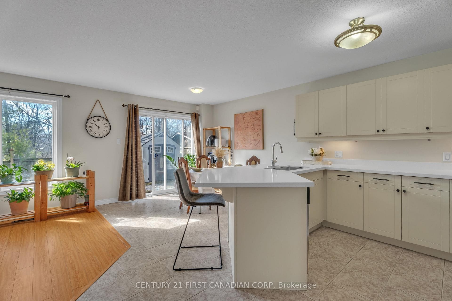 89 Mctaggart Court photo 7