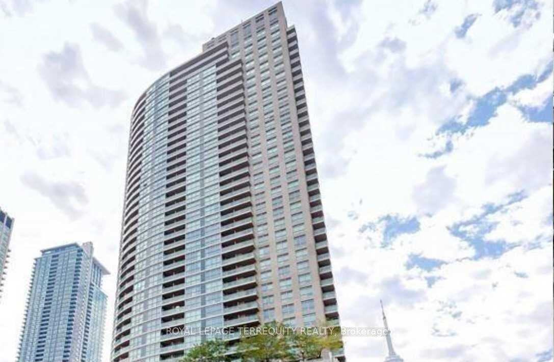18 Yonge Street Unit 3903 photo 1
