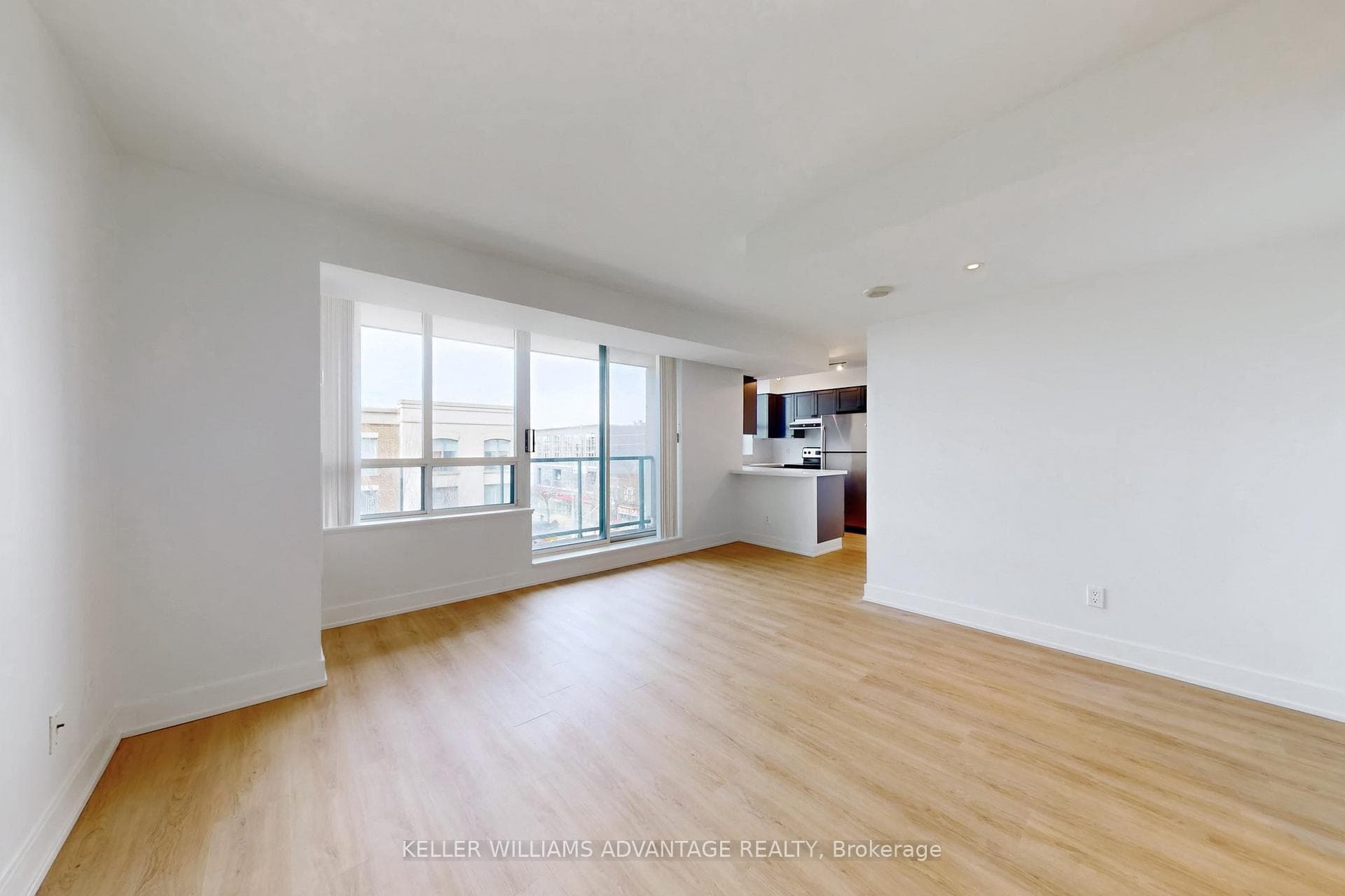 1863 Queen Street Unit 405 photo 6