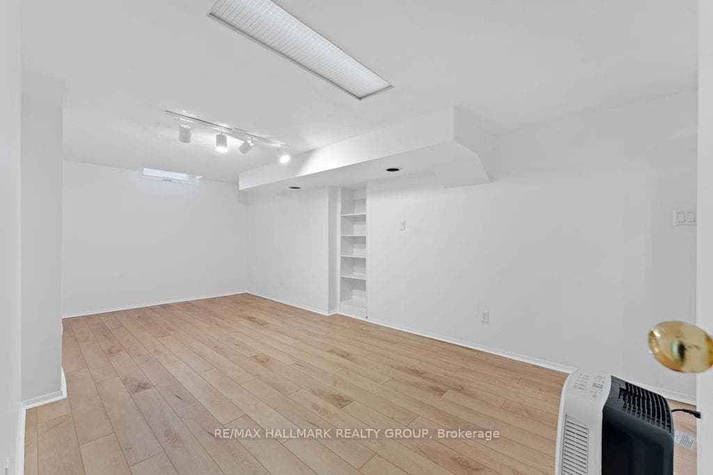 Finished basement with wet-bar & two rec rooms
