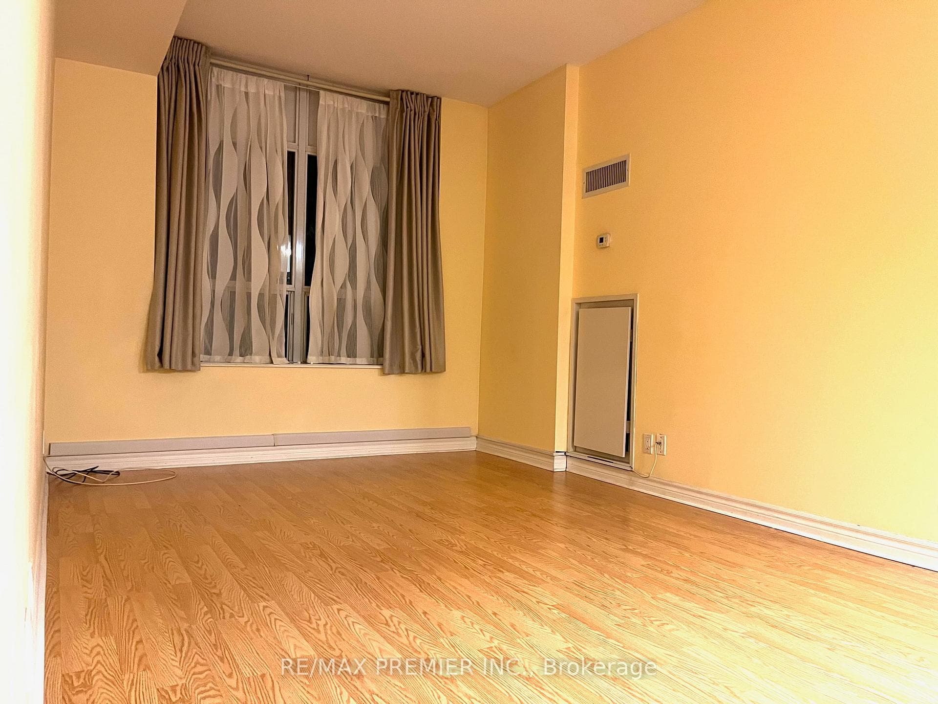 4196 Dundas Street Unit 206 photo 11