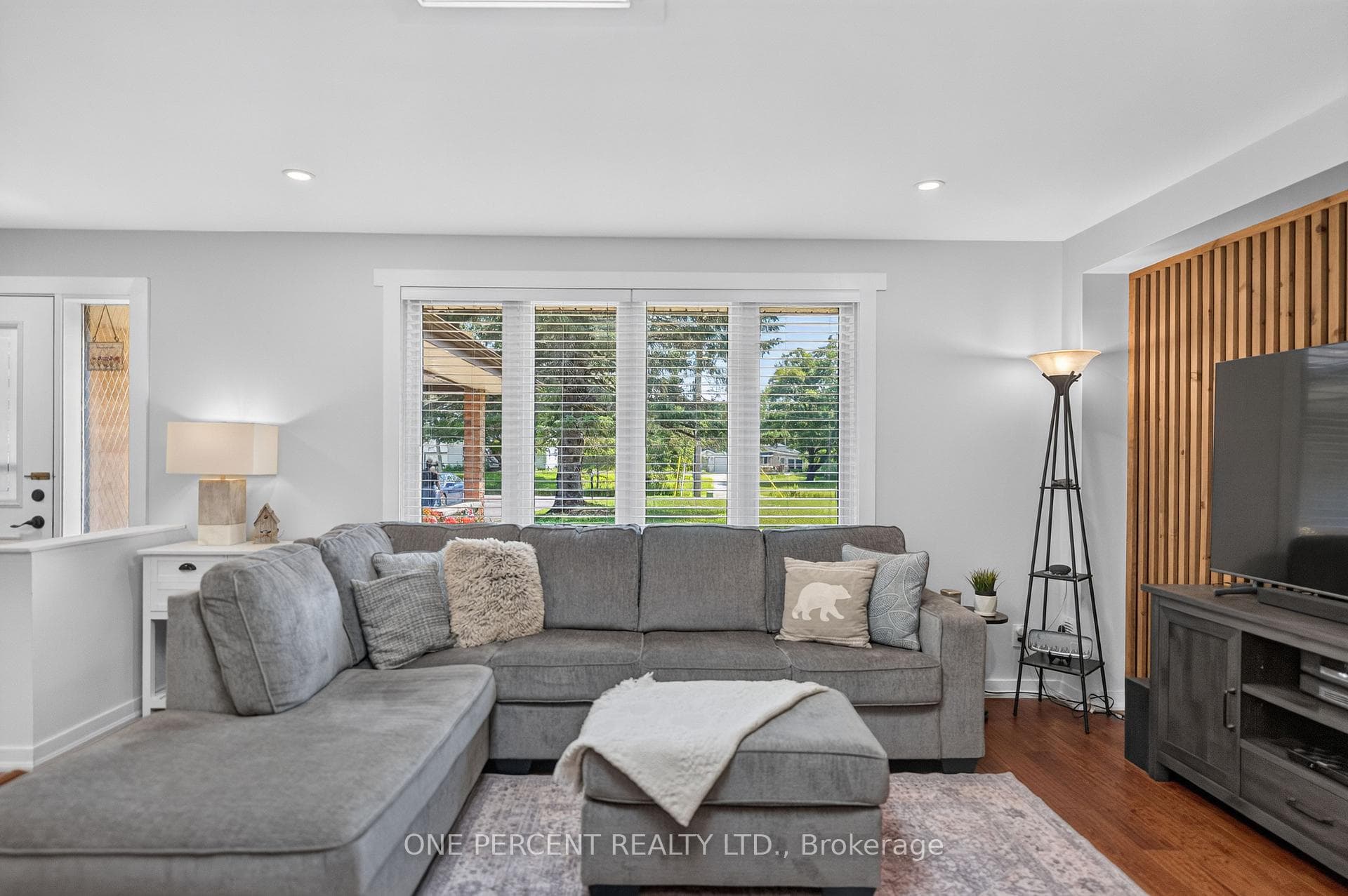 412 MANITOBA Street photo 10