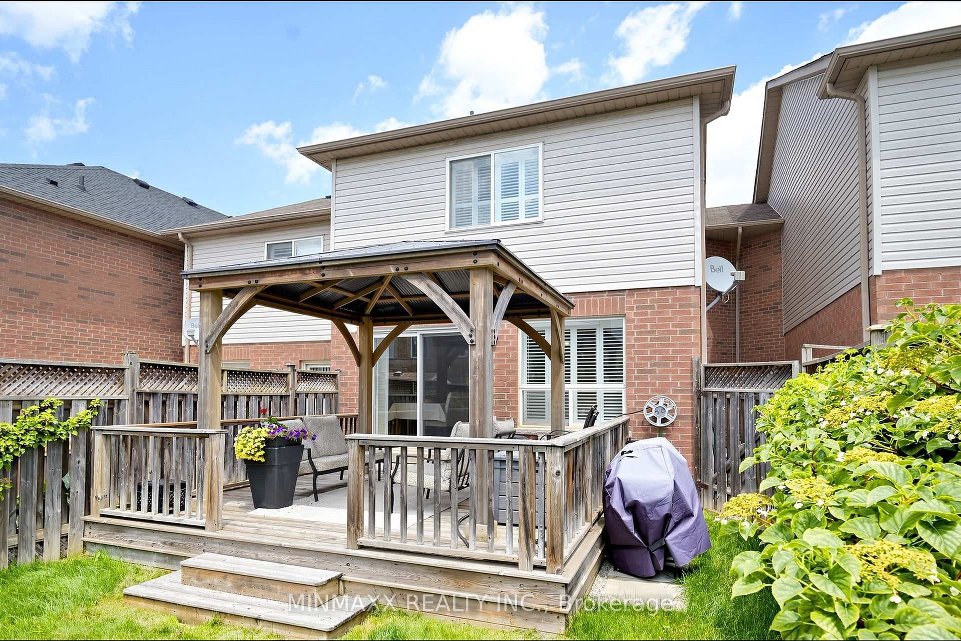 1164 CHAPMAN Crescent photo 44
