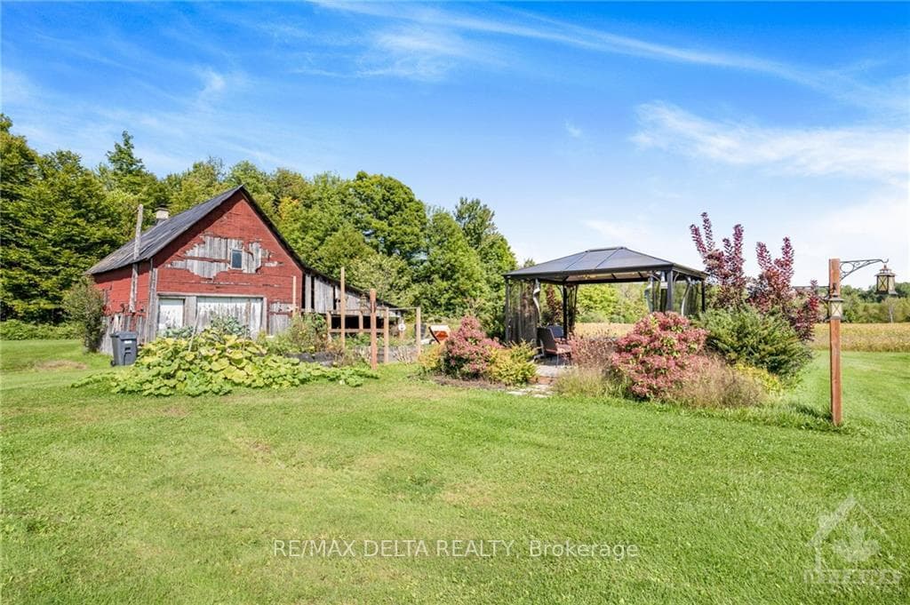 3685 PATTEE Road photo 24
