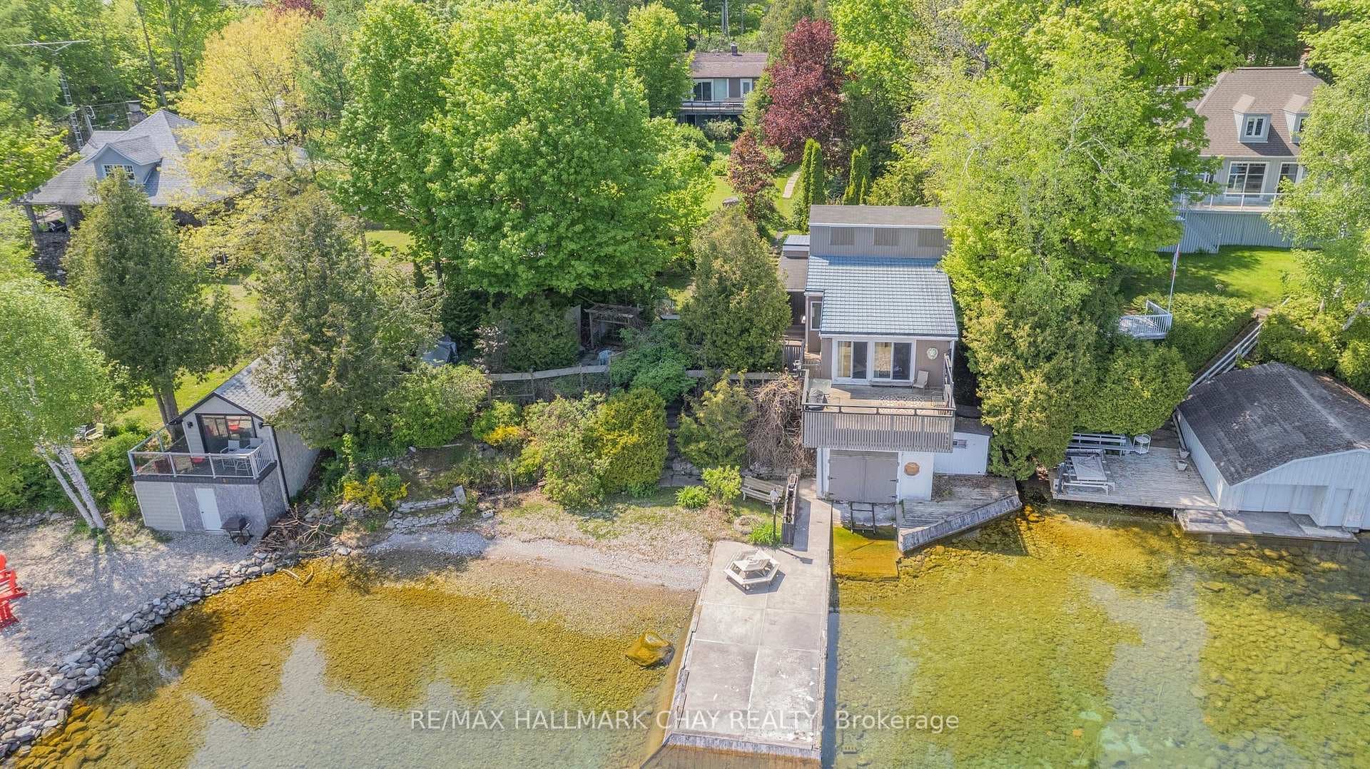 111 Shoreline Drive photo 1