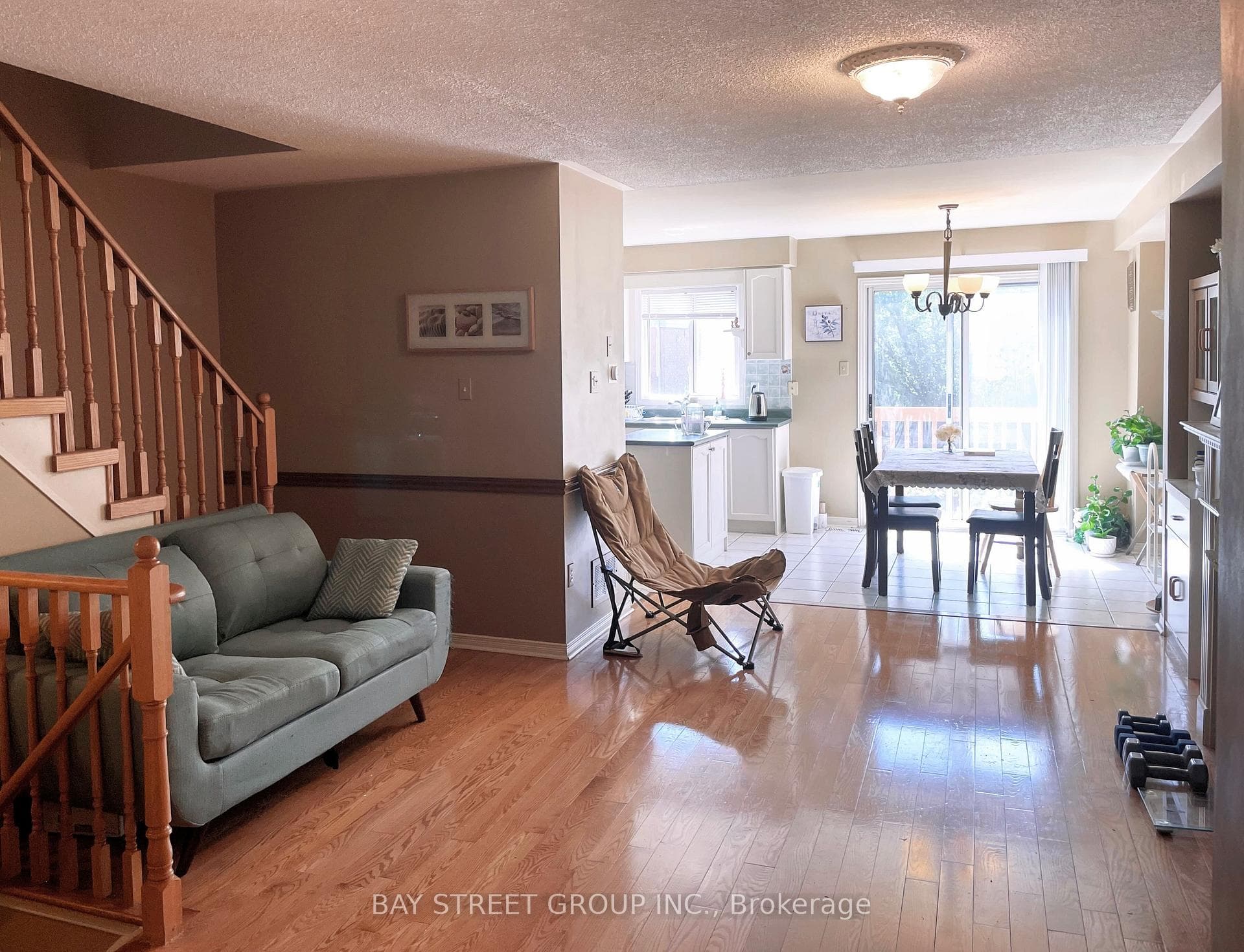 4404 Vallence Drive photo 4