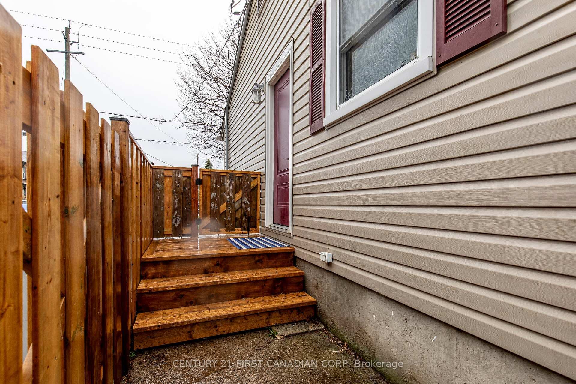 232 Queen Street photo 27