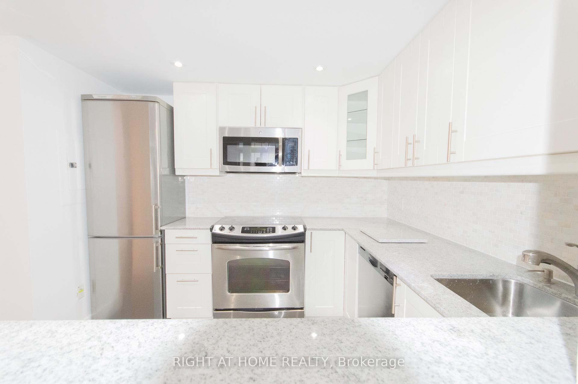 70 Douro Street Unit 269 photo 4