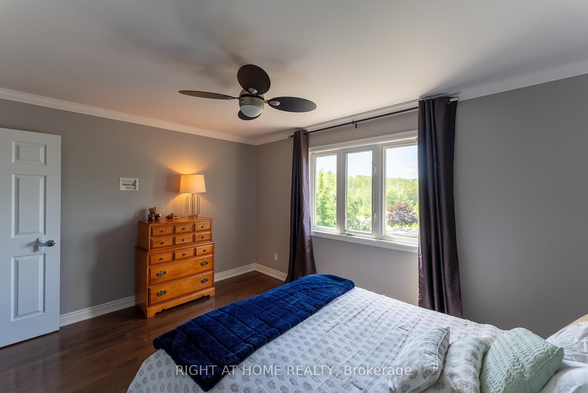 1660 Moyer Avenue photo 25