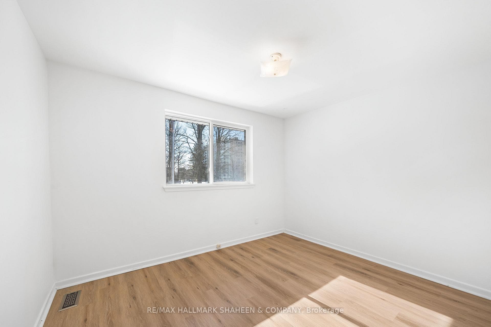 96 Rameau Drive Unit Main photo 21