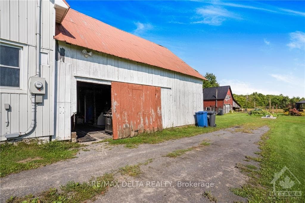 3685 PATTEE Road photo 20