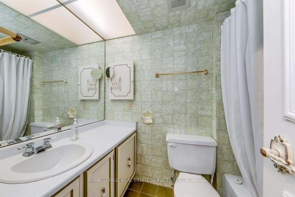965 Inverhouse Drive Unit 105 photo 21