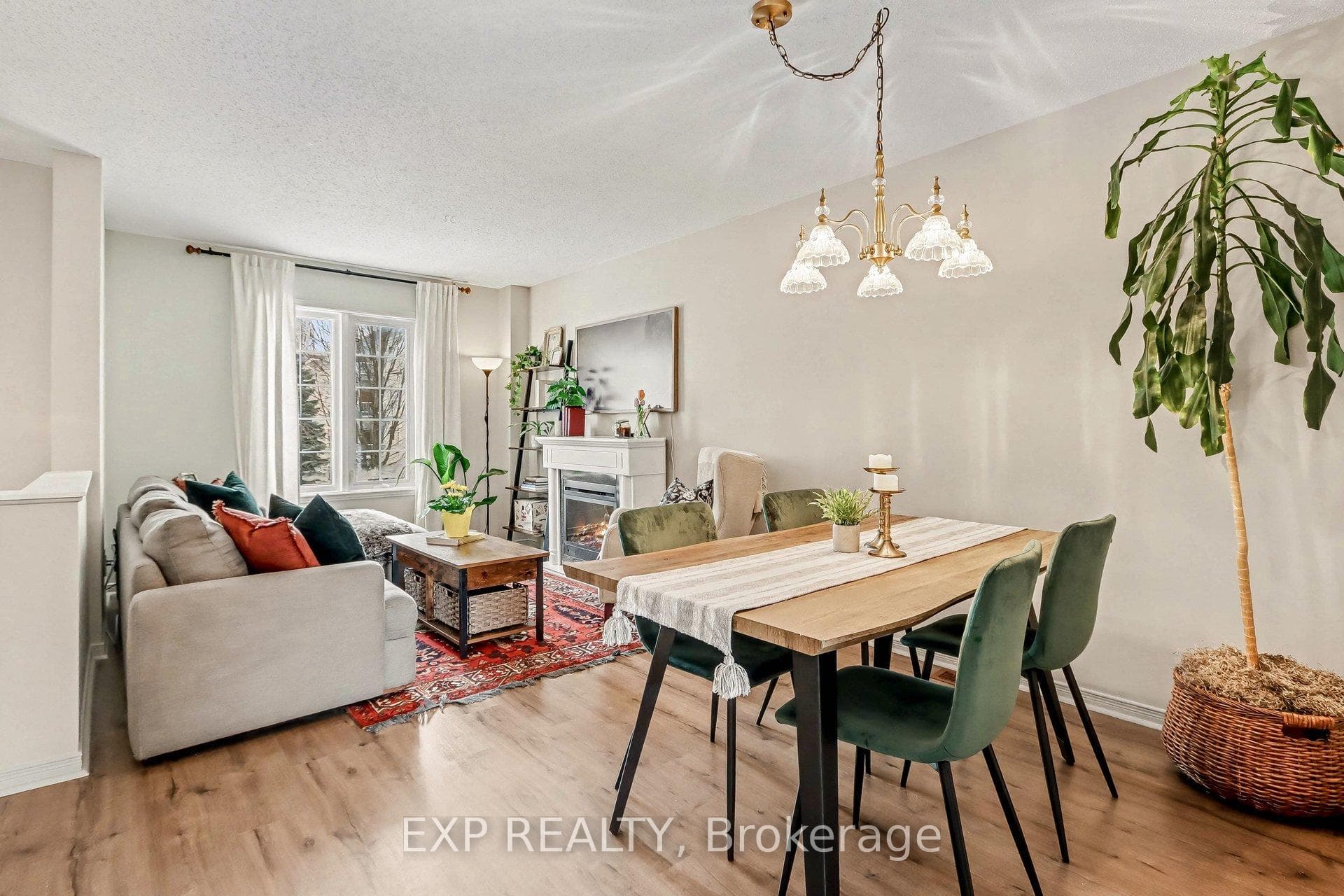 211 Gershwin Private photo 9