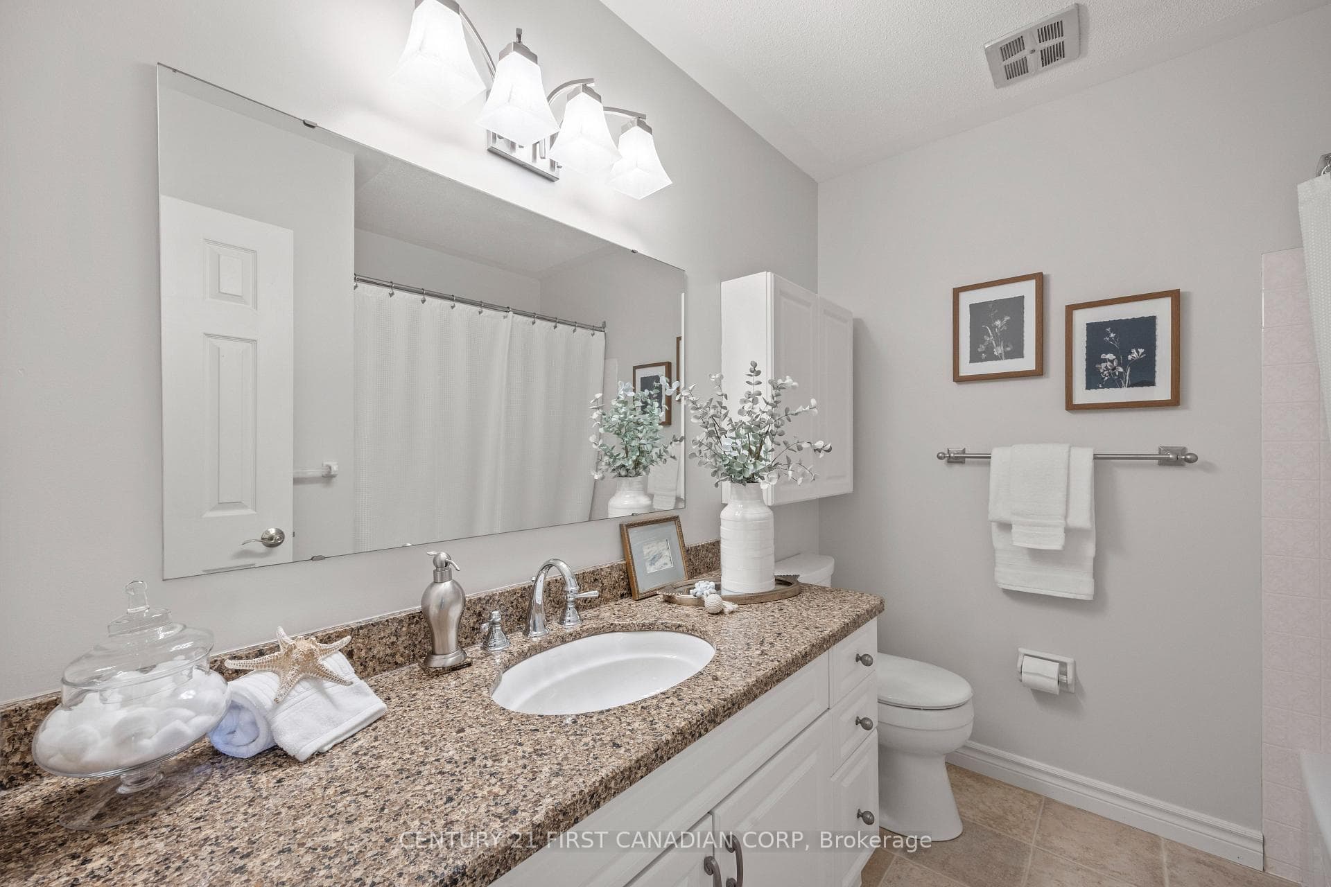 923 Farnham Road photo 31