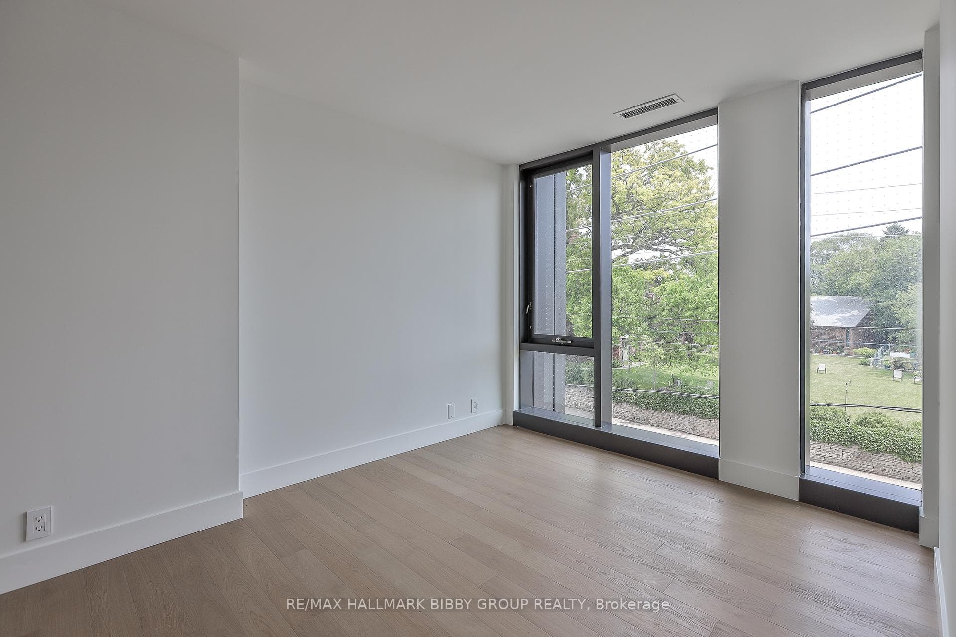 1414 Bayview Avenue Unit 212 photo 21