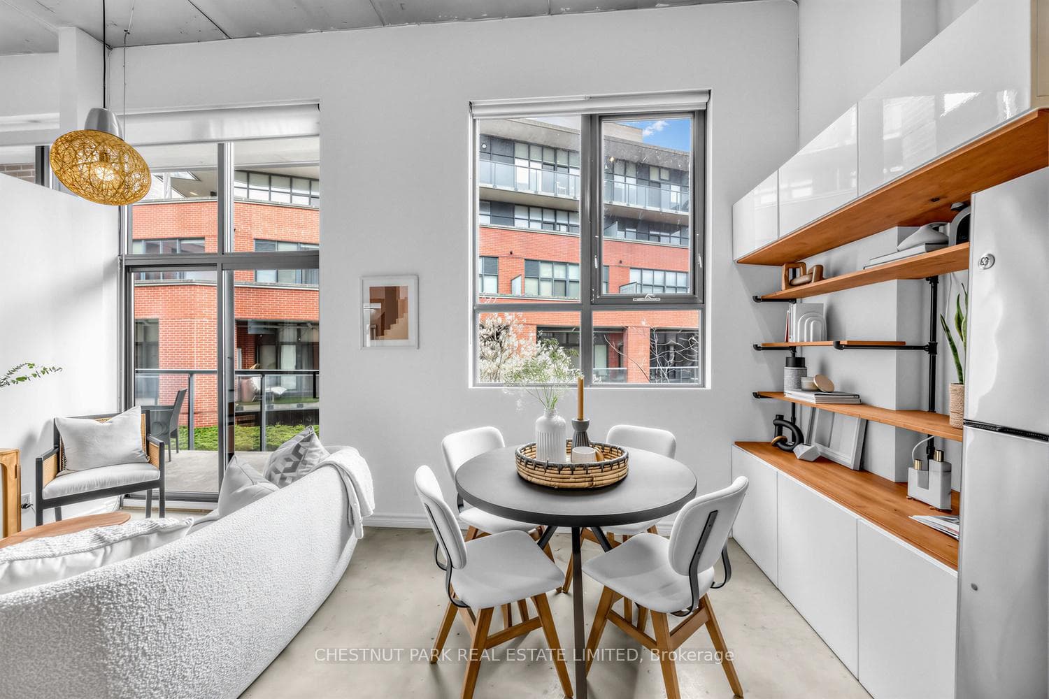 363 Sorauren Avenue Unit 301 photo 11