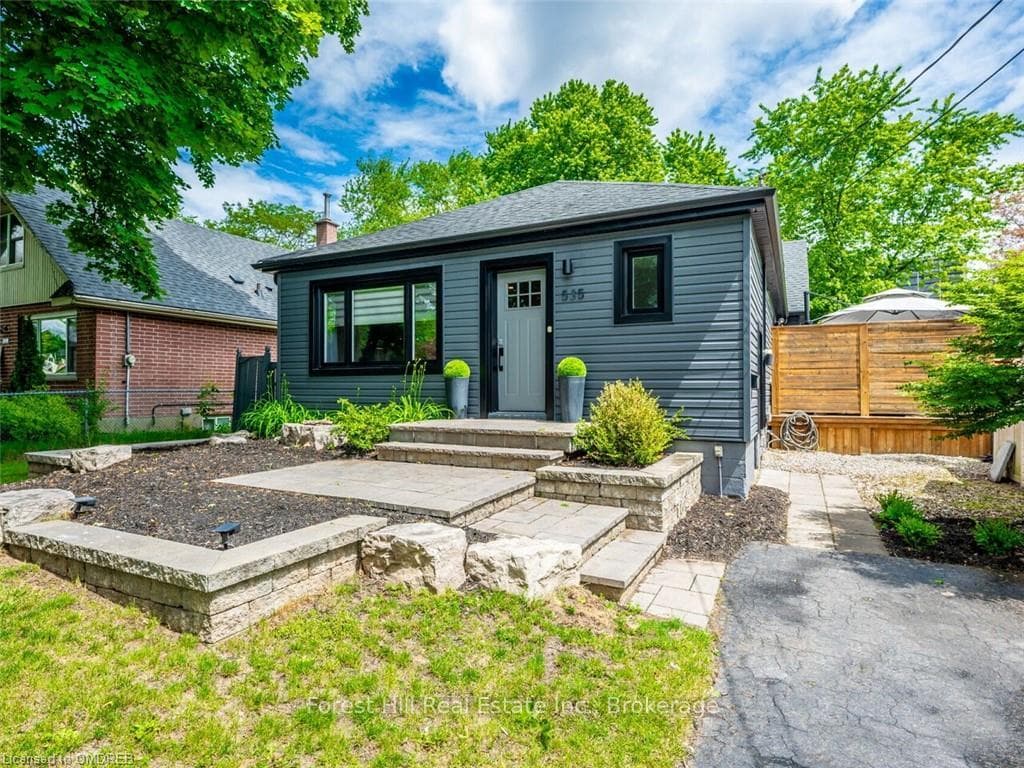 535 REGINA Drive photo 1