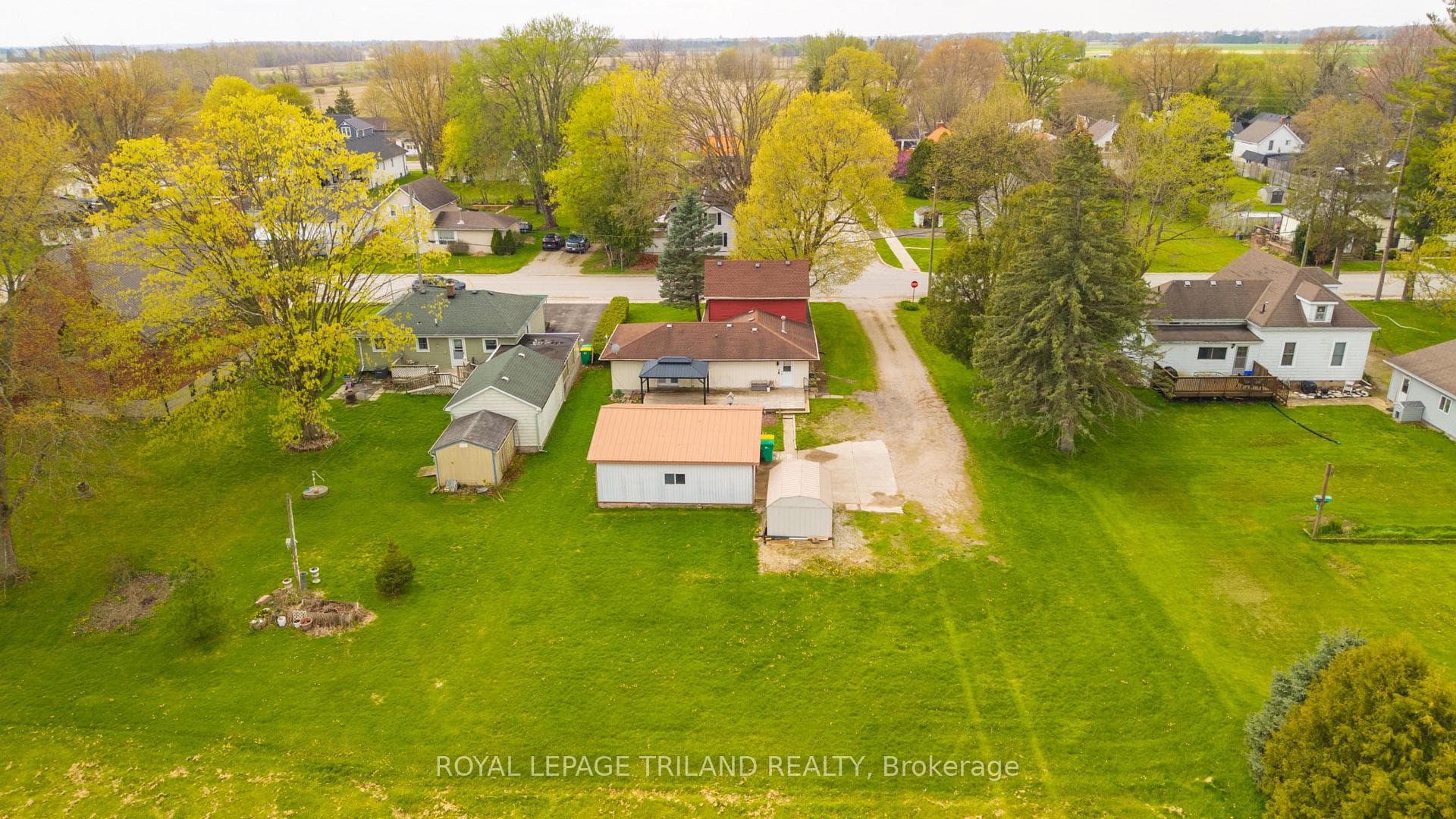 64 Wellington Avenue photo 41