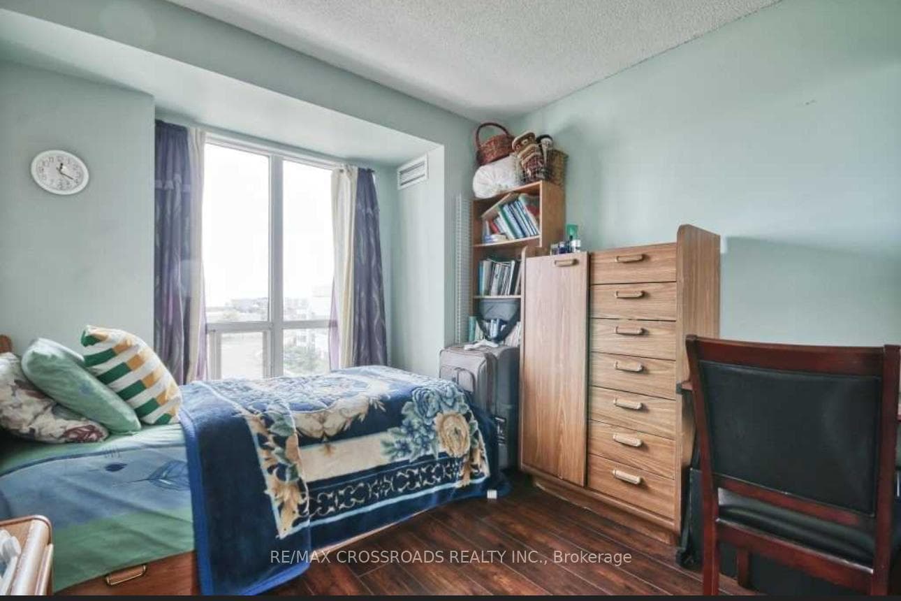 8 Lee Centre Dr Drive Unit 907 photo 8