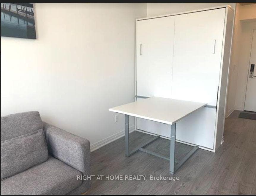 1900 Simcoe Street Unit 604 photo 8