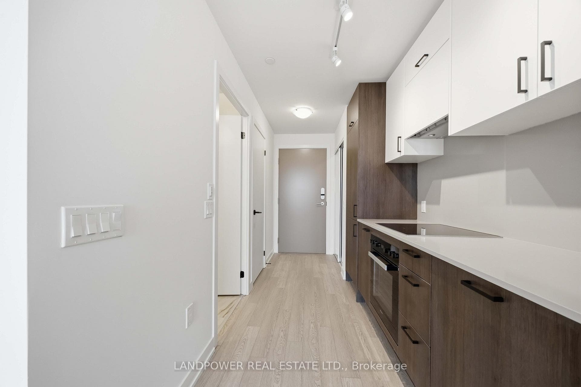 5 Quarrington Lane Unit 806 photo 9