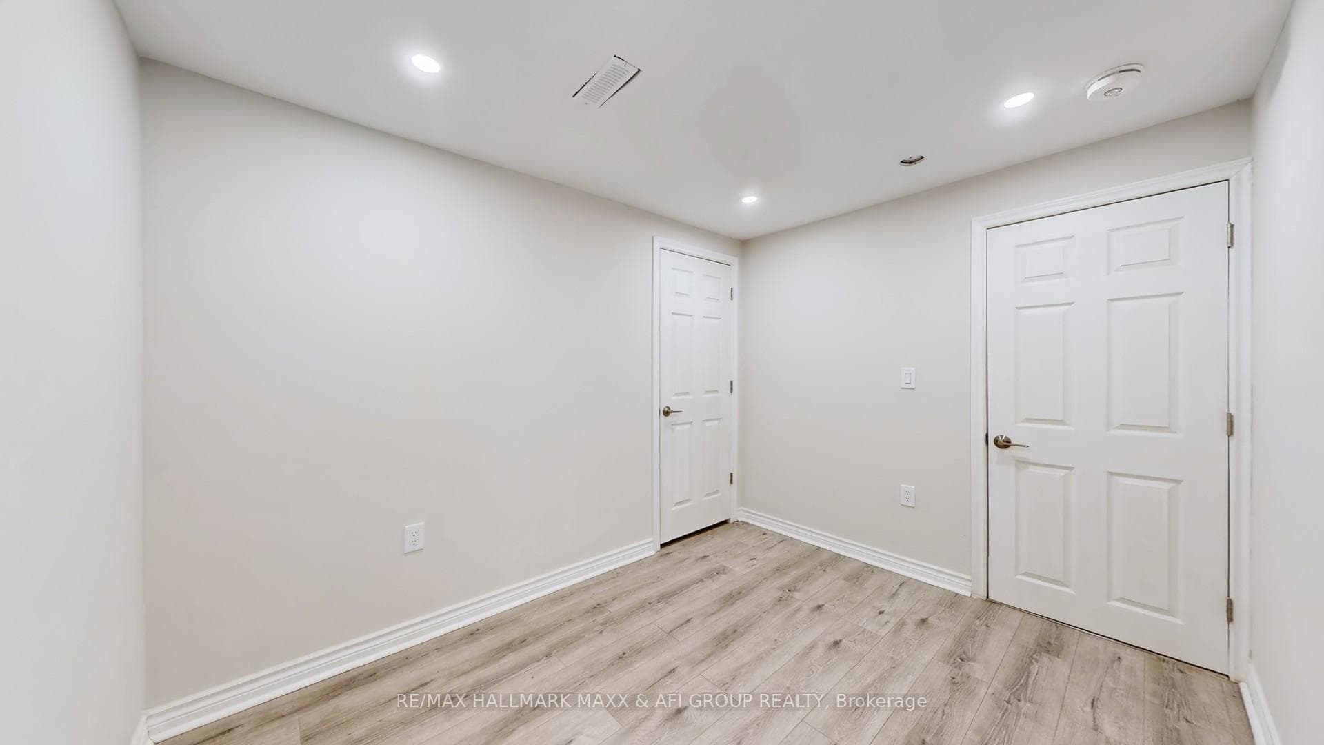 719 Shanahan Boulevard Unit Basement B photo 16