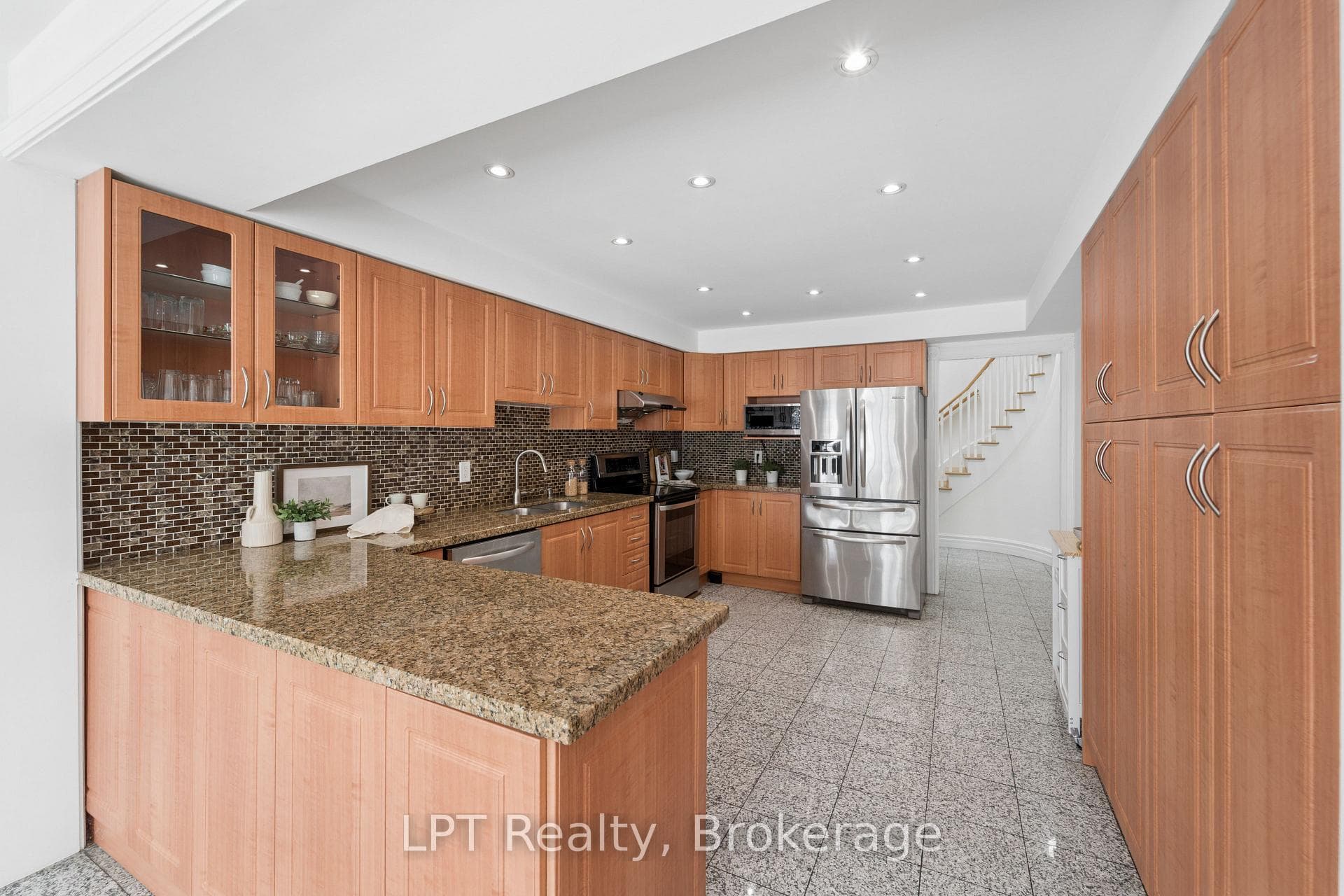 1 Mayfield Crescent photo 13