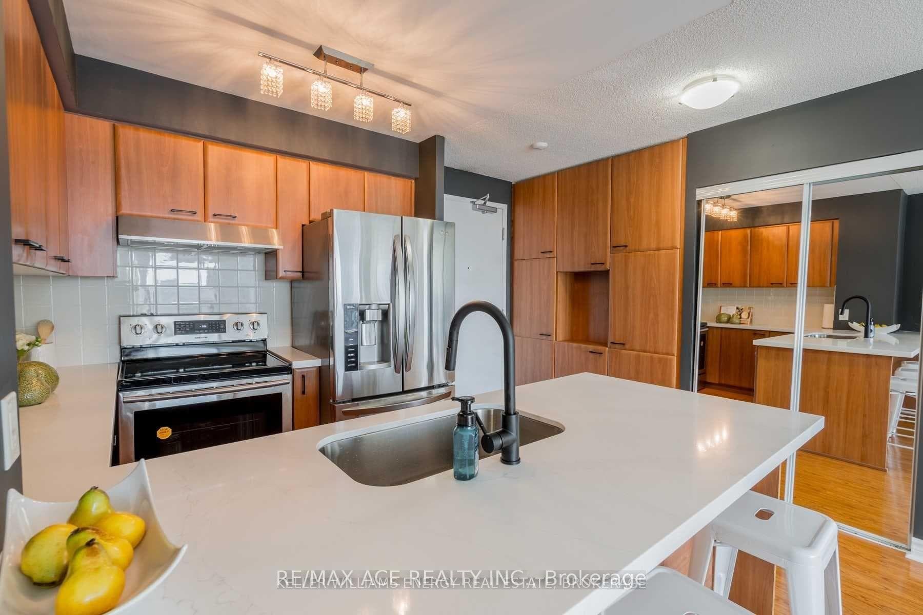 38 Lee Centre Drive Unit 1507 photo 4