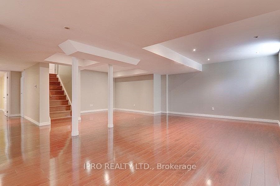 92 Conover Avenue photo 18