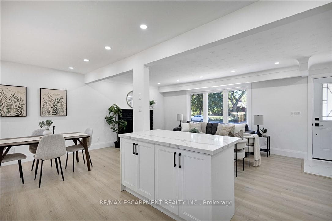 7 Swan Drive photo 13