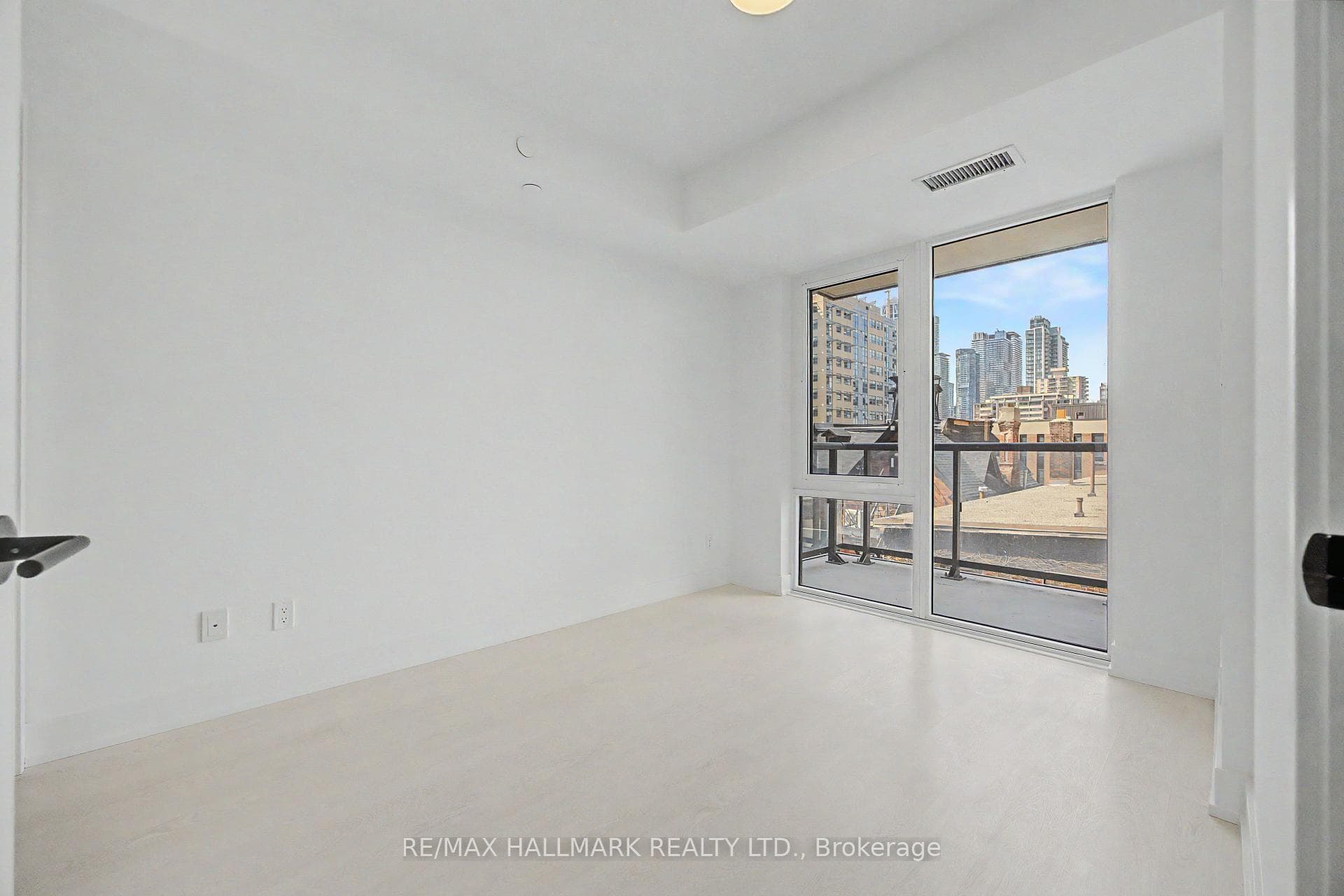 308 Jarvis Street Unit 406 photo 8