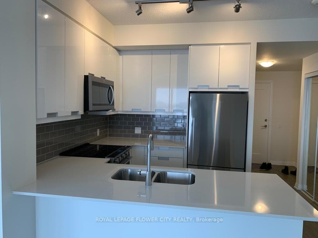 65 Watergarden Drive Unit 909 photo 5