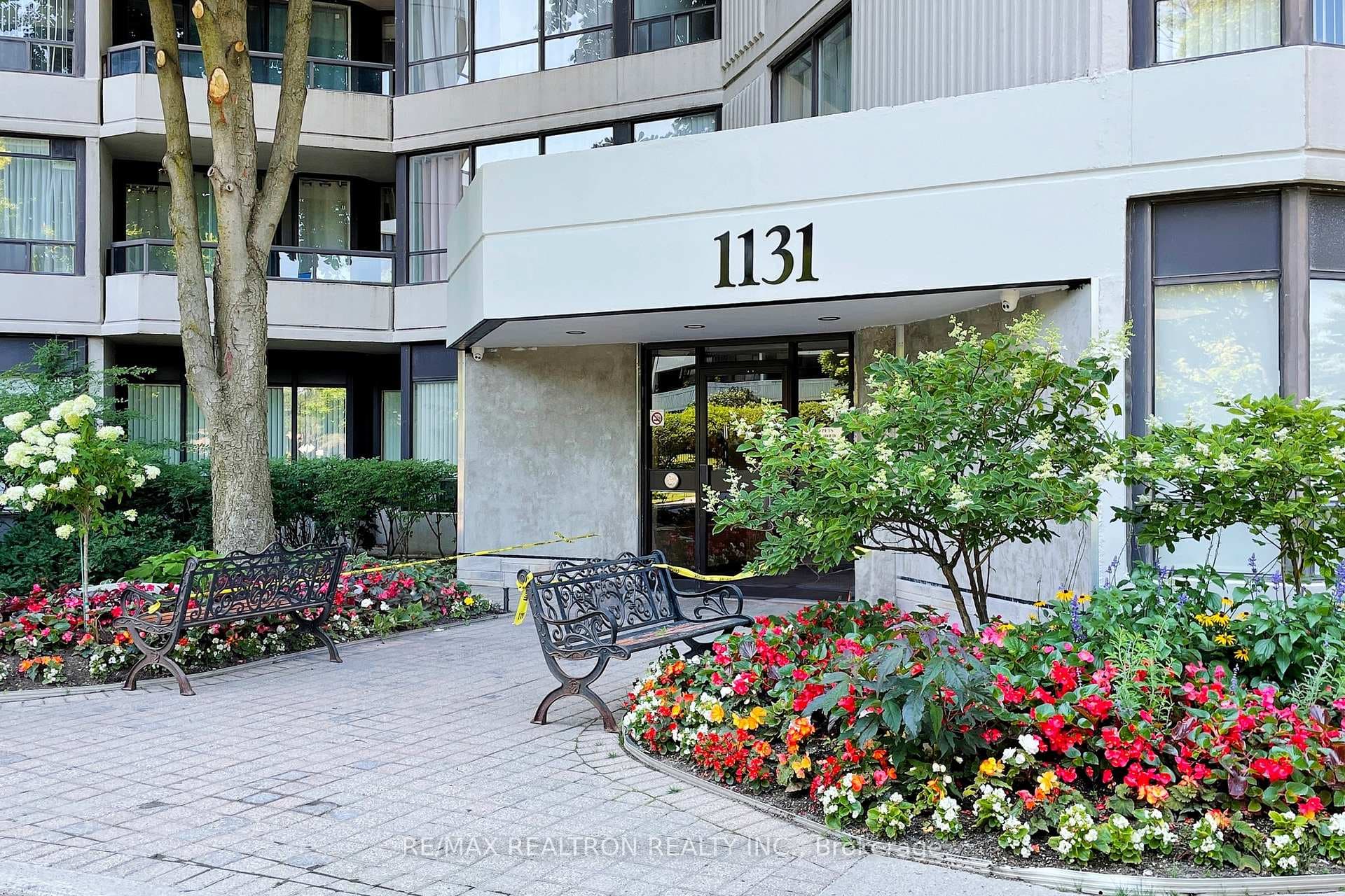 1131 Steeles Avenue Unit 407 photo 1