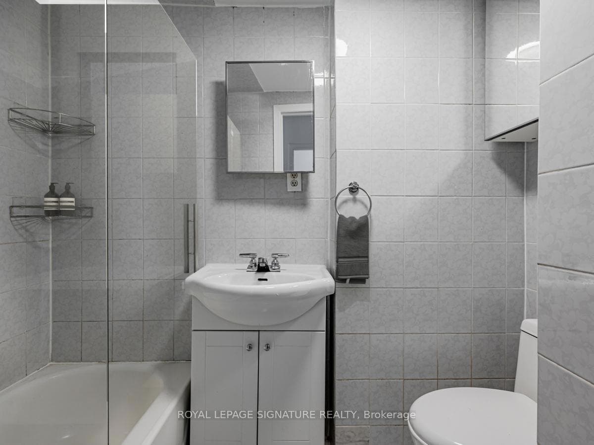 1 Bellwoods Park Unit 1B photo 5