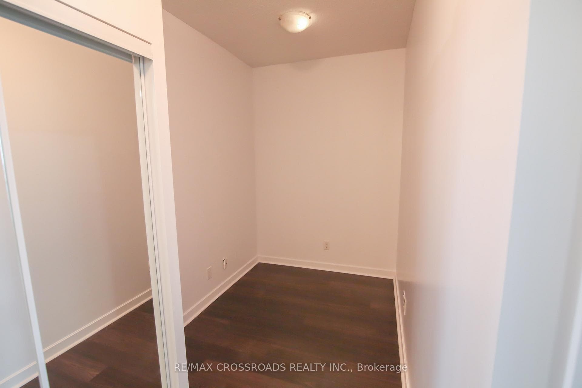 33 Bay Street Unit 3205 photo 8