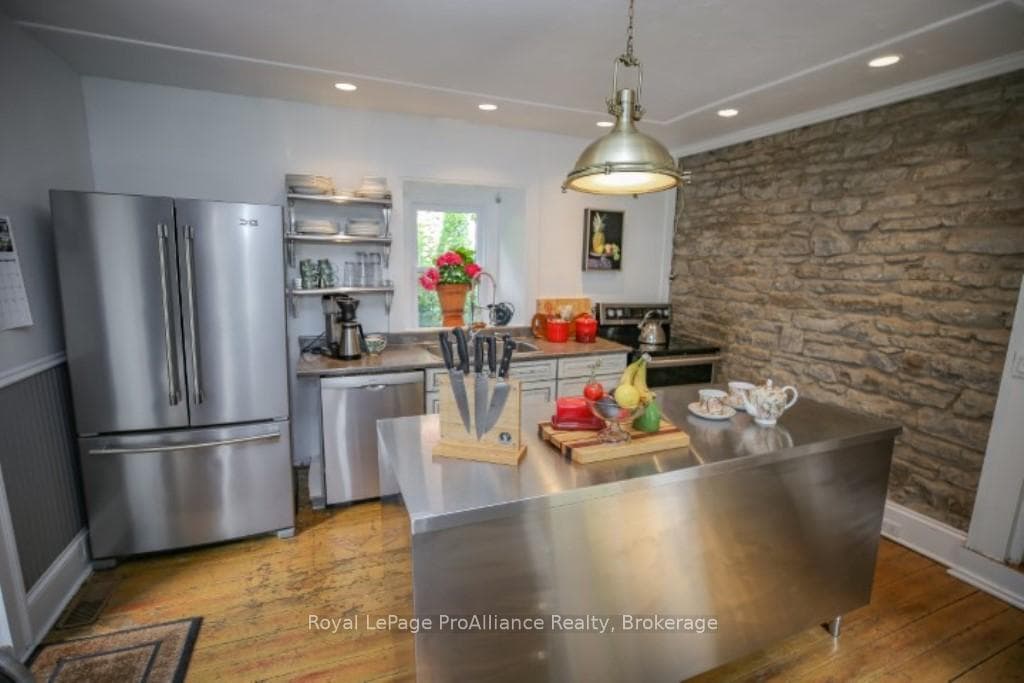 146 Dibble Street photo 10