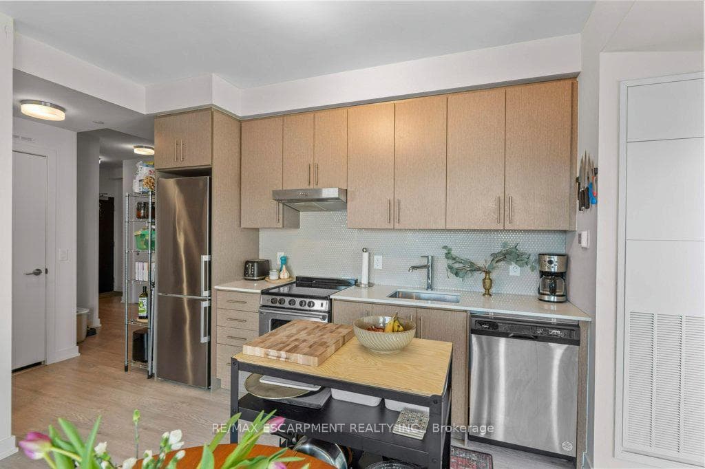 212 KING WILLIAM Street Unit 415 photo 3