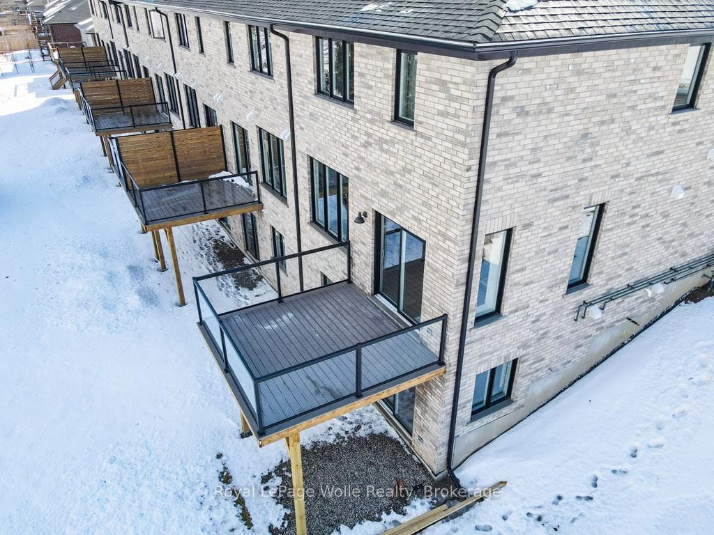 54 Walker Road photo 37